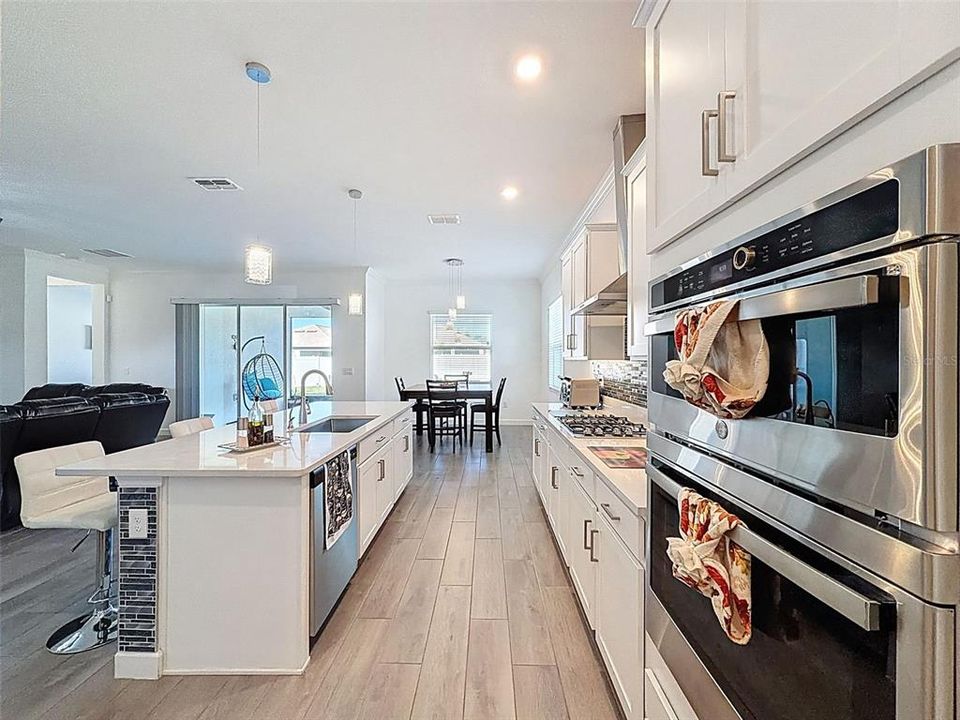 待售: $470,000 (3 贝兹, 2 浴室, 2350 平方英尺)