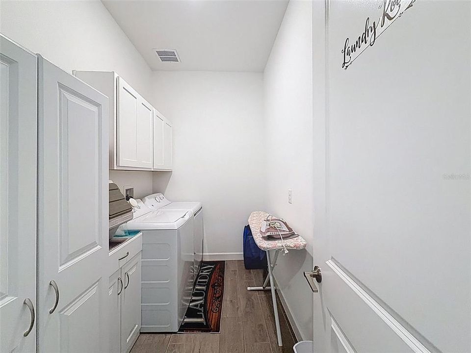 待售: $470,000 (3 贝兹, 2 浴室, 2350 平方英尺)