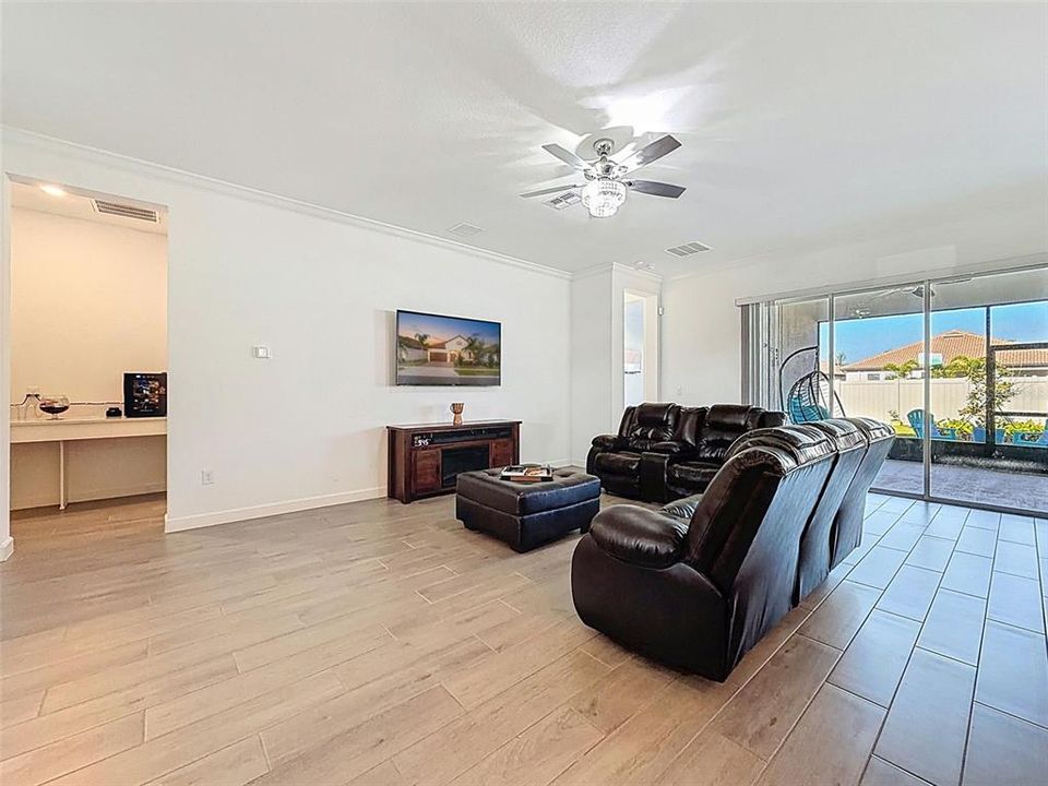 待售: $470,000 (3 贝兹, 2 浴室, 2350 平方英尺)