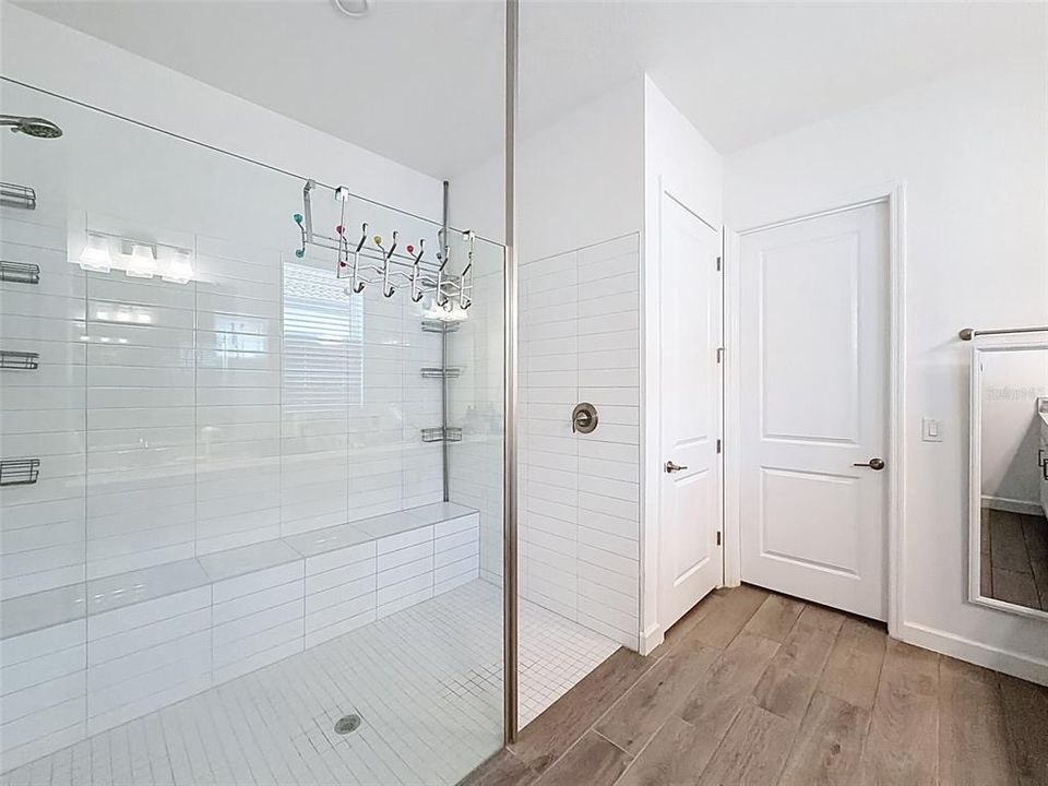 待售: $470,000 (3 贝兹, 2 浴室, 2350 平方英尺)