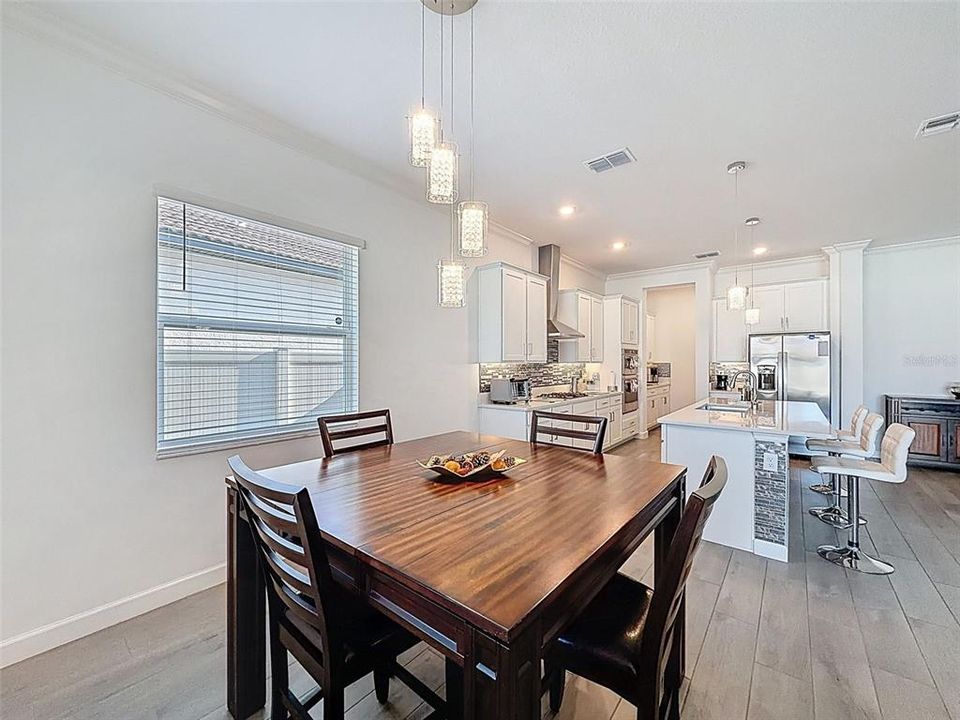 待售: $470,000 (3 贝兹, 2 浴室, 2350 平方英尺)