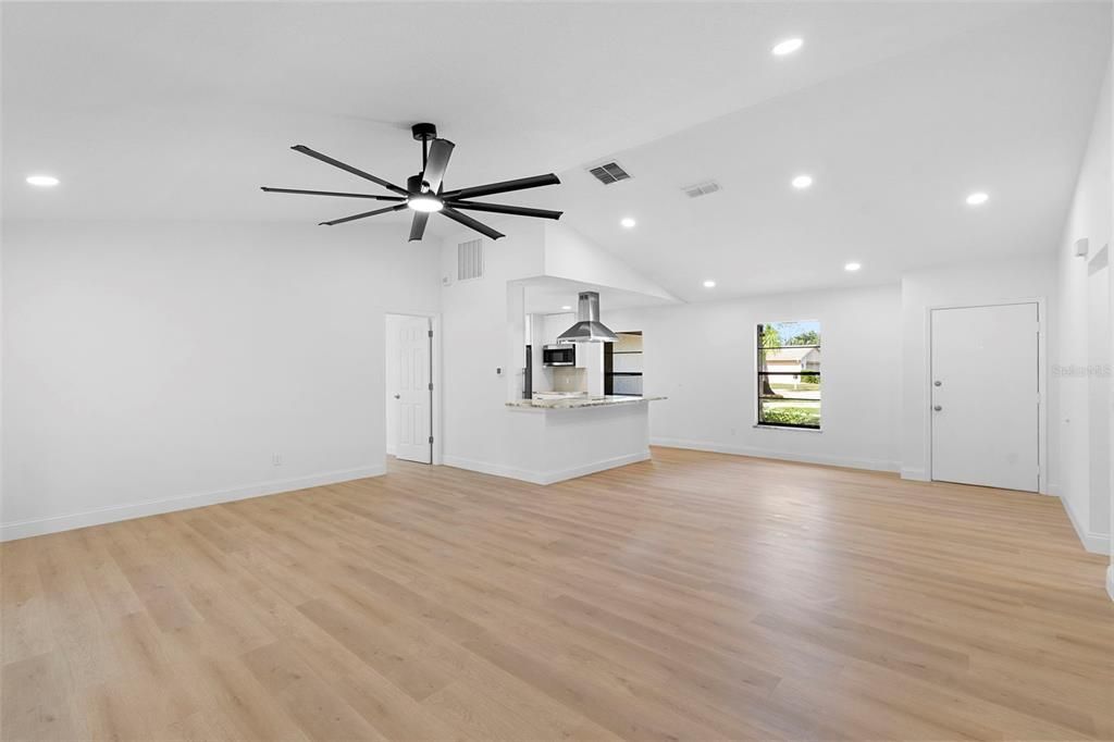 Active With Contract: $455,000 (3 beds, 2 baths, 1919 Square Feet)