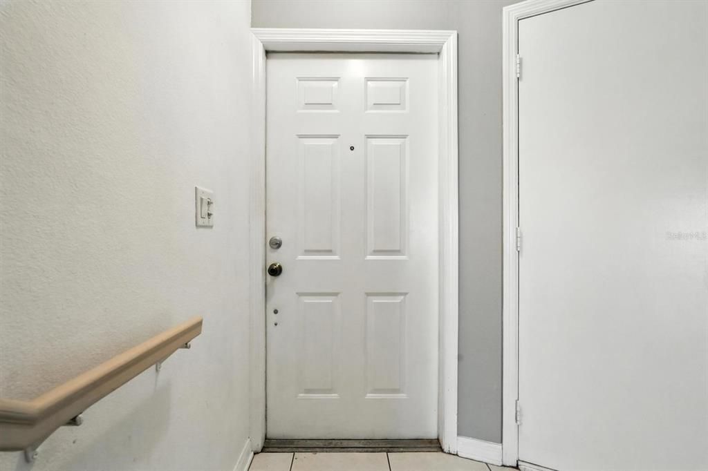 Active With Contract: $244,900 (2 beds, 2 baths, 980 Square Feet)