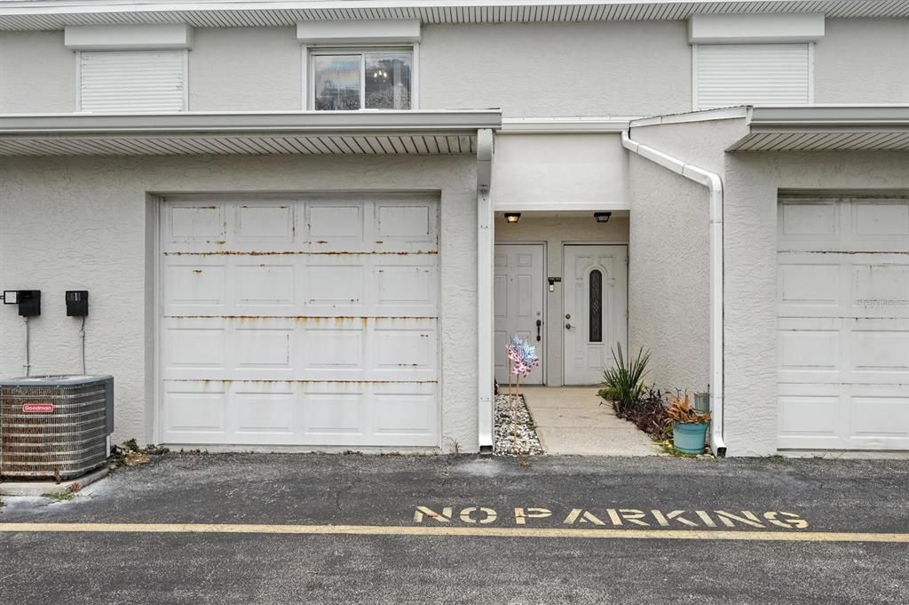 Active With Contract: $244,900 (2 beds, 2 baths, 980 Square Feet)