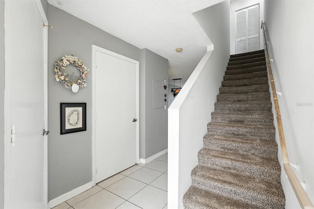 Active With Contract: $244,900 (2 beds, 2 baths, 980 Square Feet)