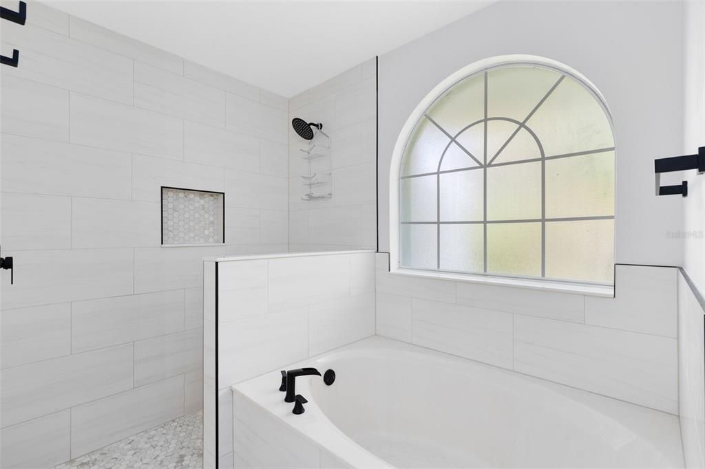 En Venta: $649,000 (3 camas, 2 baños, 1429 Pies cuadrados)