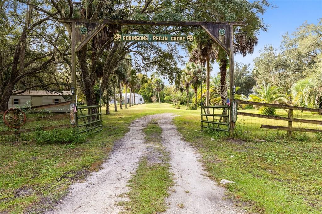 En Venta: $649,000 (3 camas, 2 baños, 1429 Pies cuadrados)