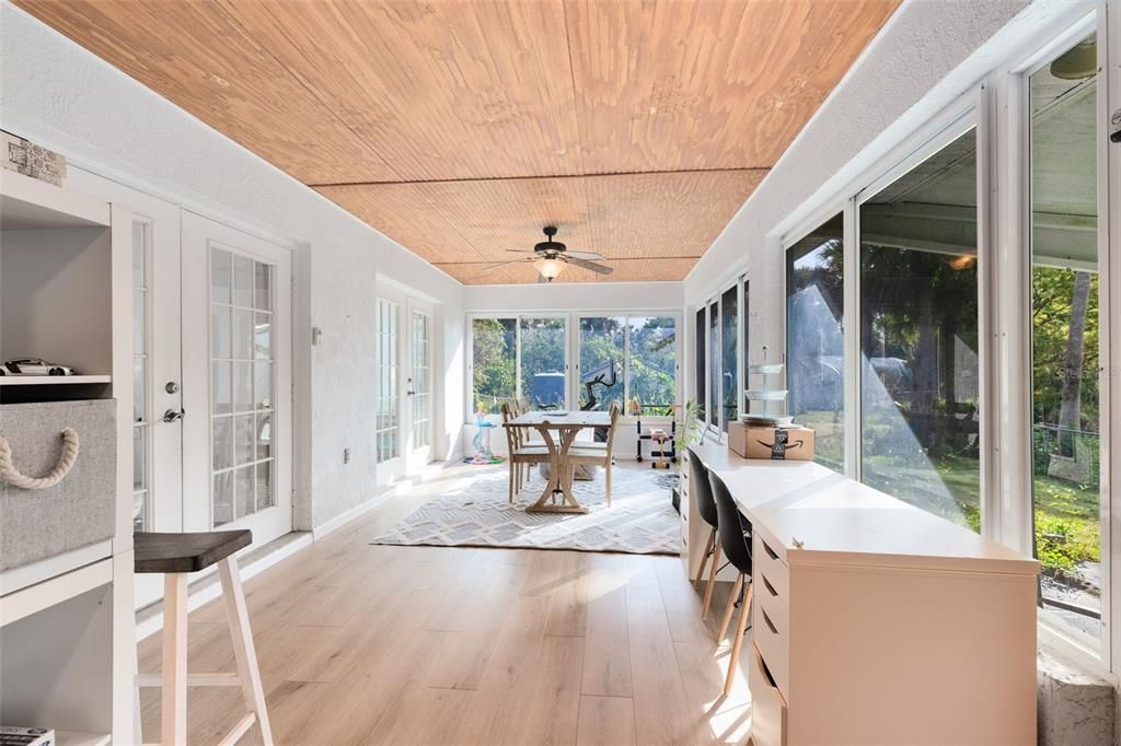 En Venta: $649,000 (3 camas, 2 baños, 1429 Pies cuadrados)