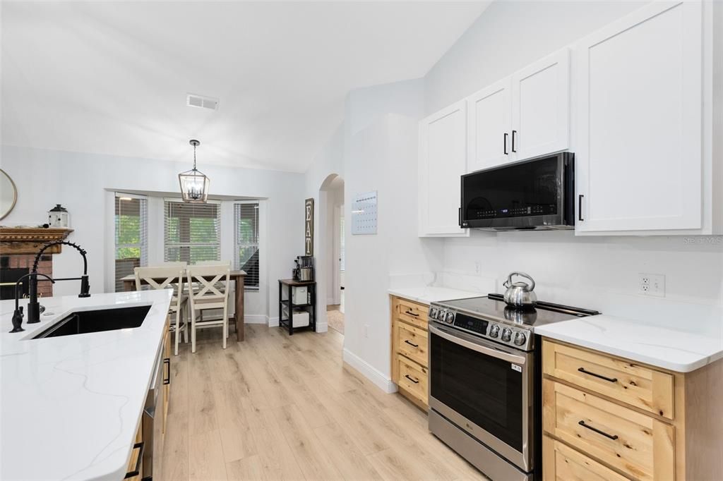 En Venta: $649,000 (3 camas, 2 baños, 1429 Pies cuadrados)