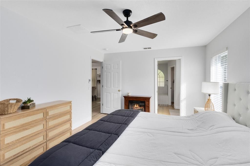 En Venta: $649,000 (3 camas, 2 baños, 1429 Pies cuadrados)