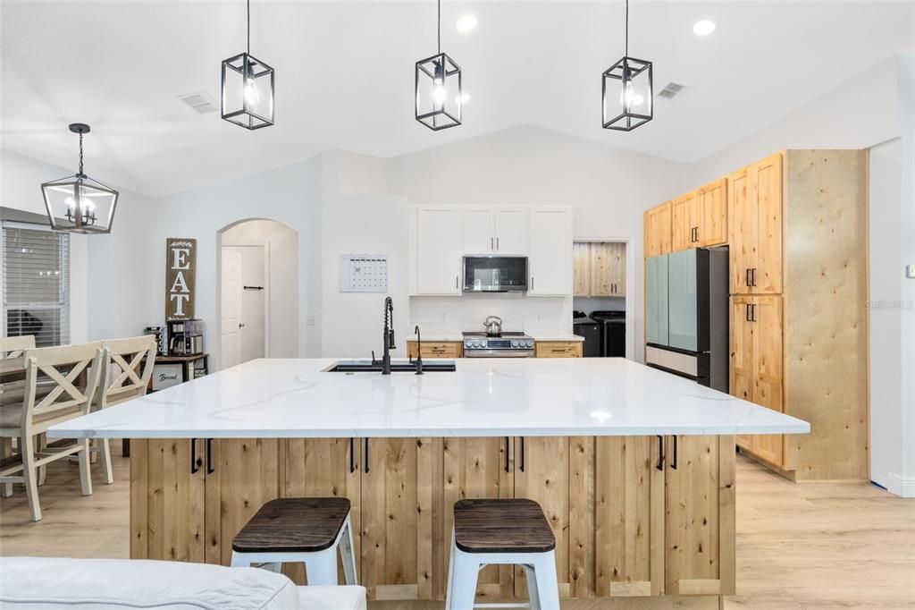 En Venta: $649,000 (3 camas, 2 baños, 1429 Pies cuadrados)