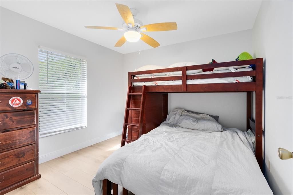 En Venta: $649,000 (3 camas, 2 baños, 1429 Pies cuadrados)