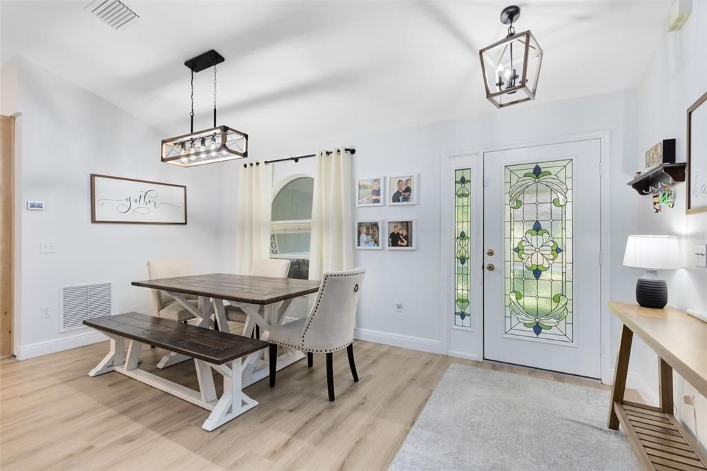 En Venta: $649,000 (3 camas, 2 baños, 1429 Pies cuadrados)