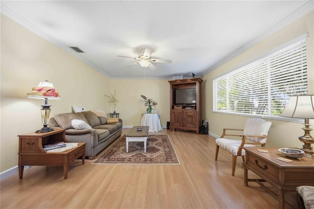 En Venta: $233,000 (2 camas, 2 baños, 1120 Pies cuadrados)