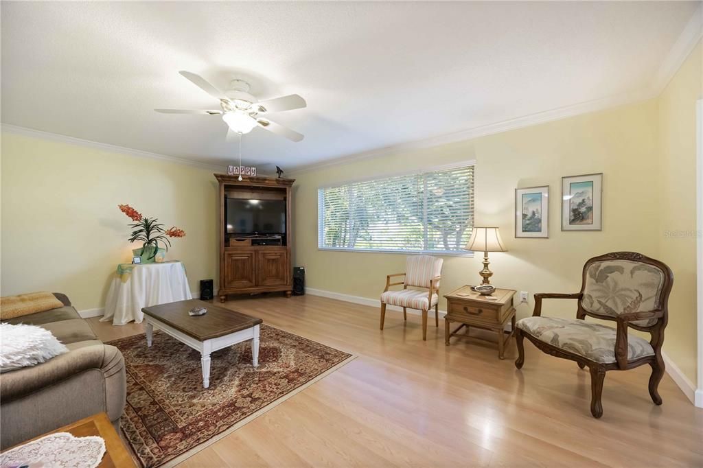 En Venta: $233,000 (2 camas, 2 baños, 1120 Pies cuadrados)