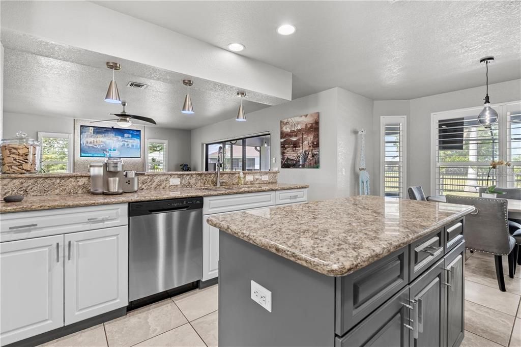 For Sale: $729,000 (5 beds, 4 baths, 3008 Square Feet)