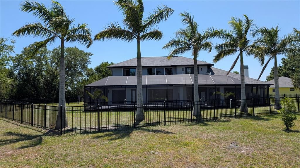 For Sale: $729,000 (5 beds, 4 baths, 3008 Square Feet)