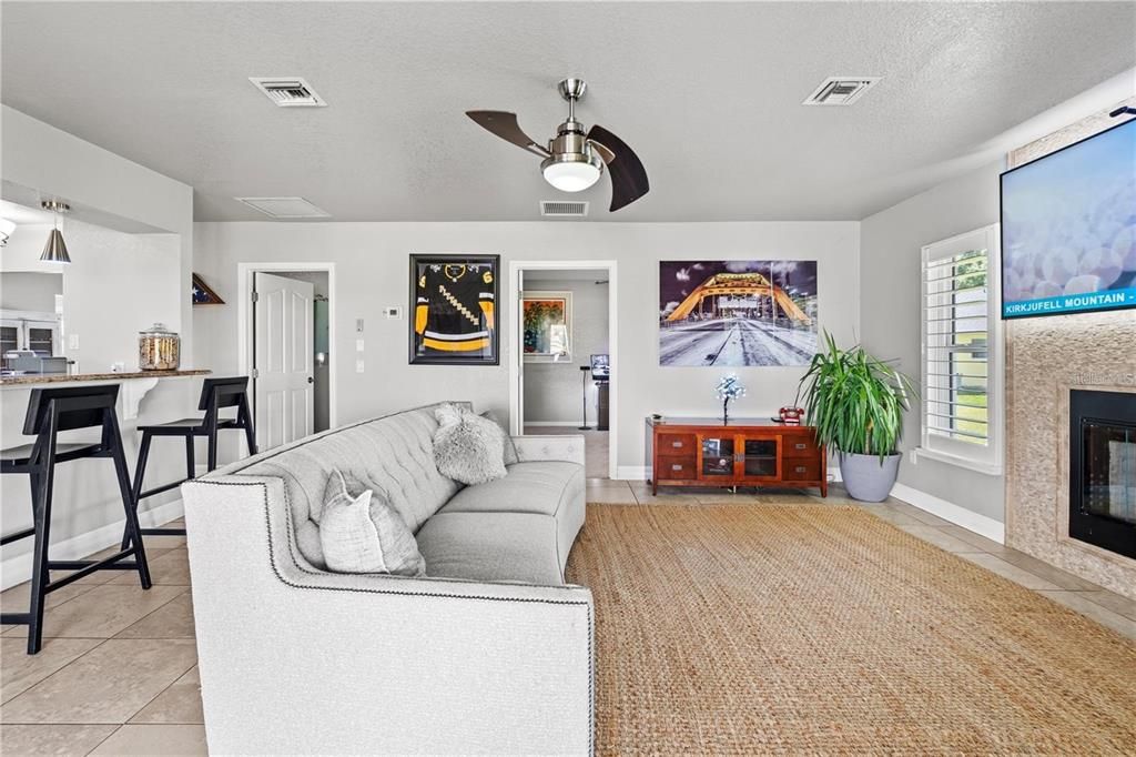 For Sale: $729,000 (5 beds, 4 baths, 3008 Square Feet)