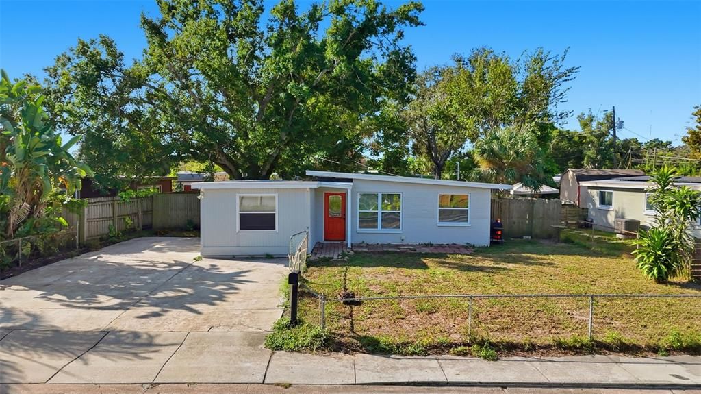 For Sale: $299,900 (3 beds, 1 baths, 1124 Square Feet)