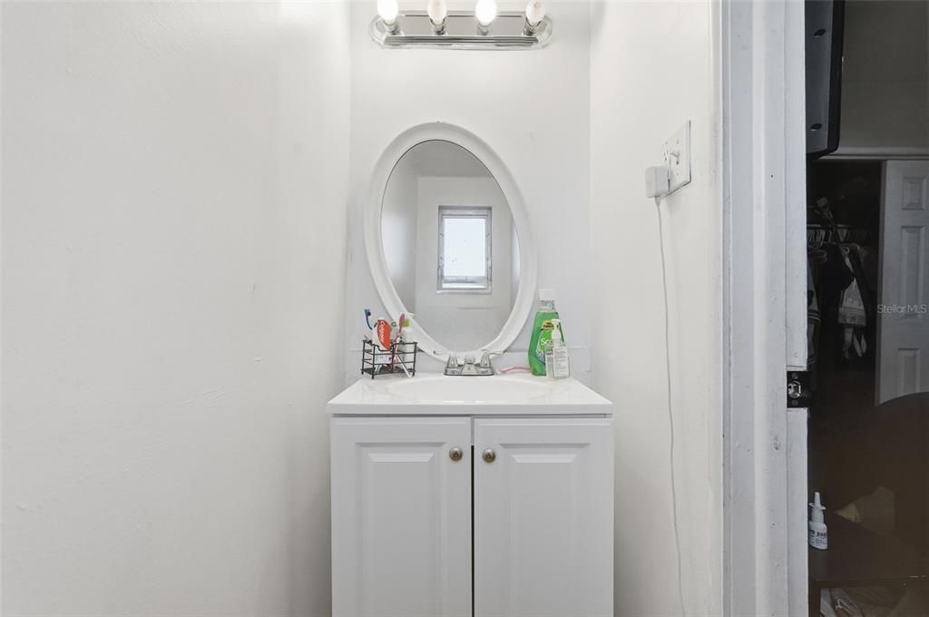 For Sale: $299,900 (3 beds, 1 baths, 1124 Square Feet)