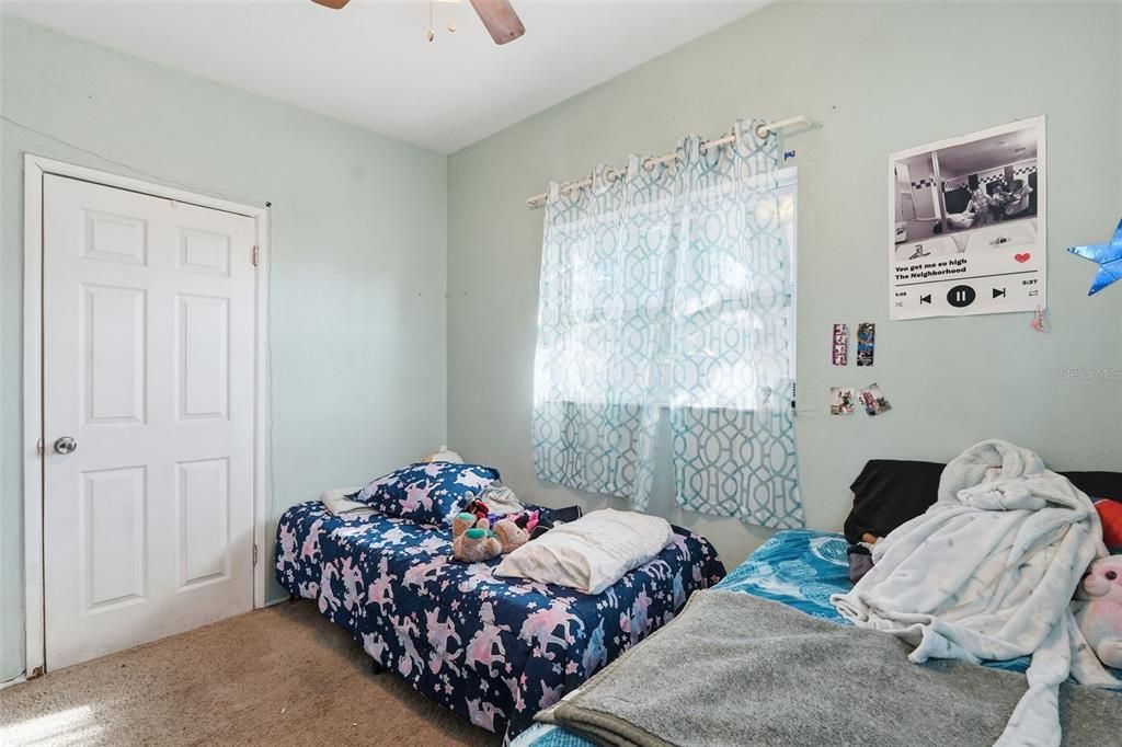 For Sale: $299,900 (3 beds, 1 baths, 1124 Square Feet)