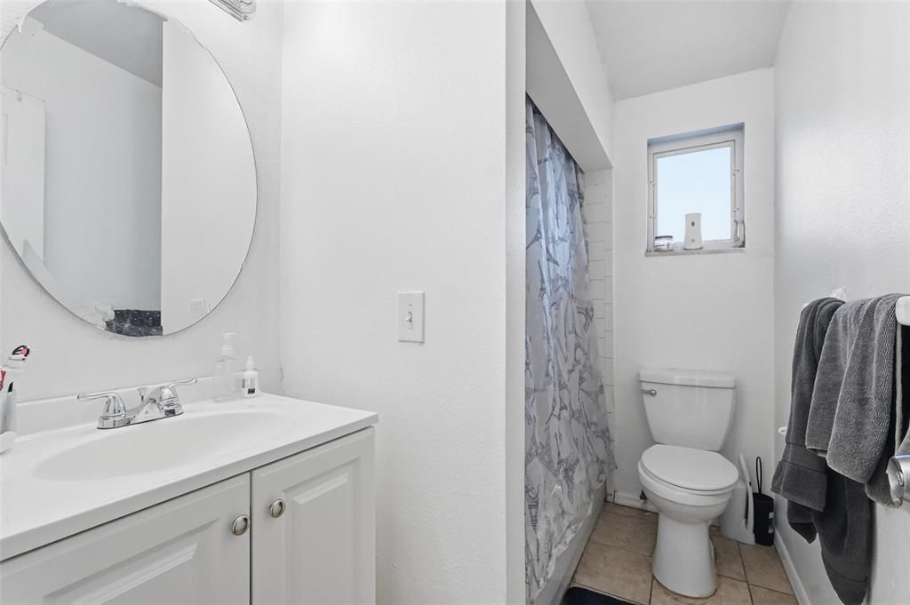 For Sale: $299,900 (3 beds, 1 baths, 1124 Square Feet)