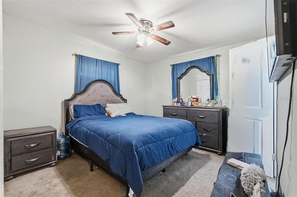 For Sale: $299,900 (3 beds, 1 baths, 1124 Square Feet)