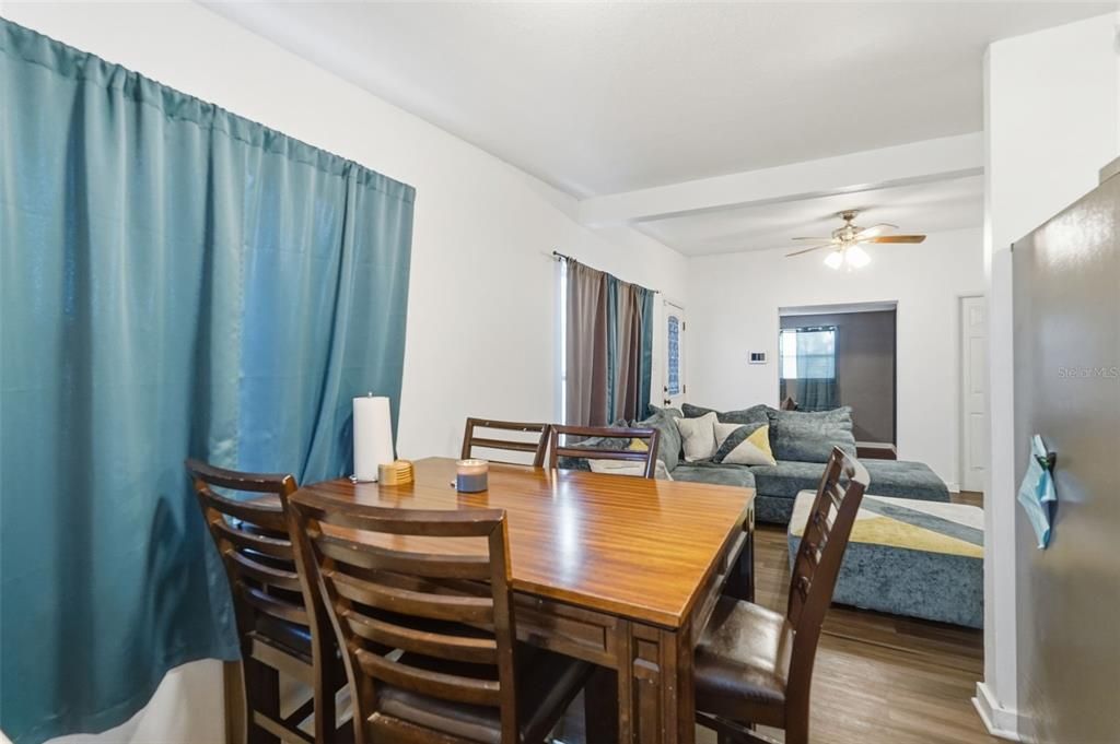 For Sale: $299,900 (3 beds, 1 baths, 1124 Square Feet)