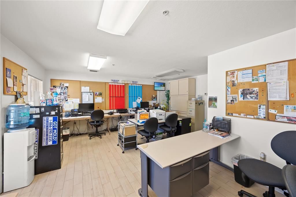 待售: $618,000 (0 贝兹, 0 浴室, 1600 平方英尺)