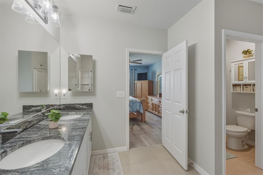 待售: $385,000 (4 贝兹, 2 浴室, 1846 平方英尺)