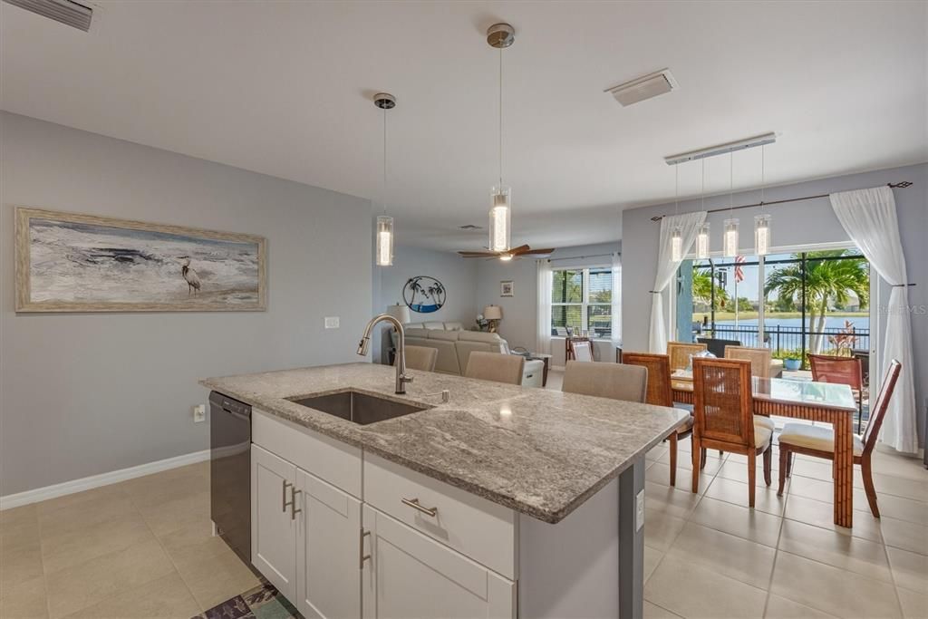 待售: $385,000 (4 贝兹, 2 浴室, 1846 平方英尺)