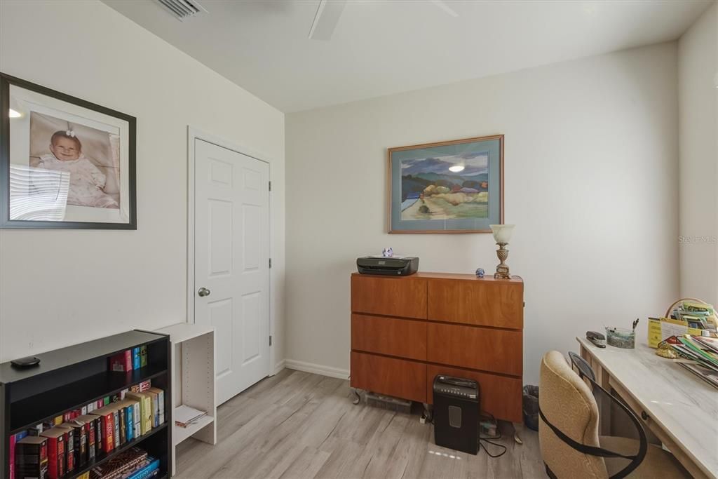 待售: $385,000 (4 贝兹, 2 浴室, 1846 平方英尺)