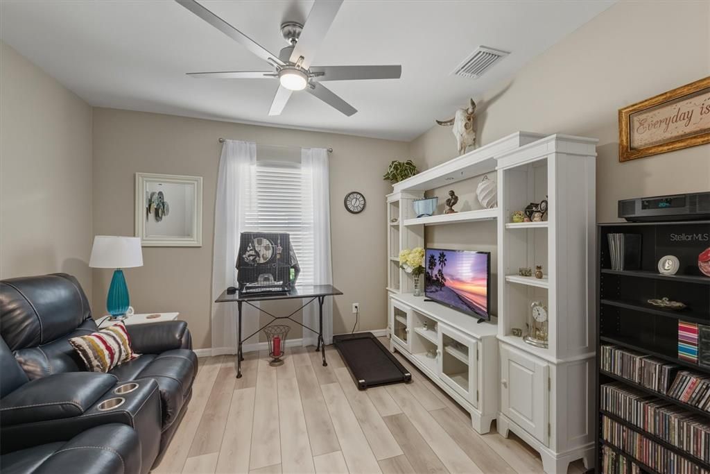 待售: $385,000 (4 贝兹, 2 浴室, 1846 平方英尺)