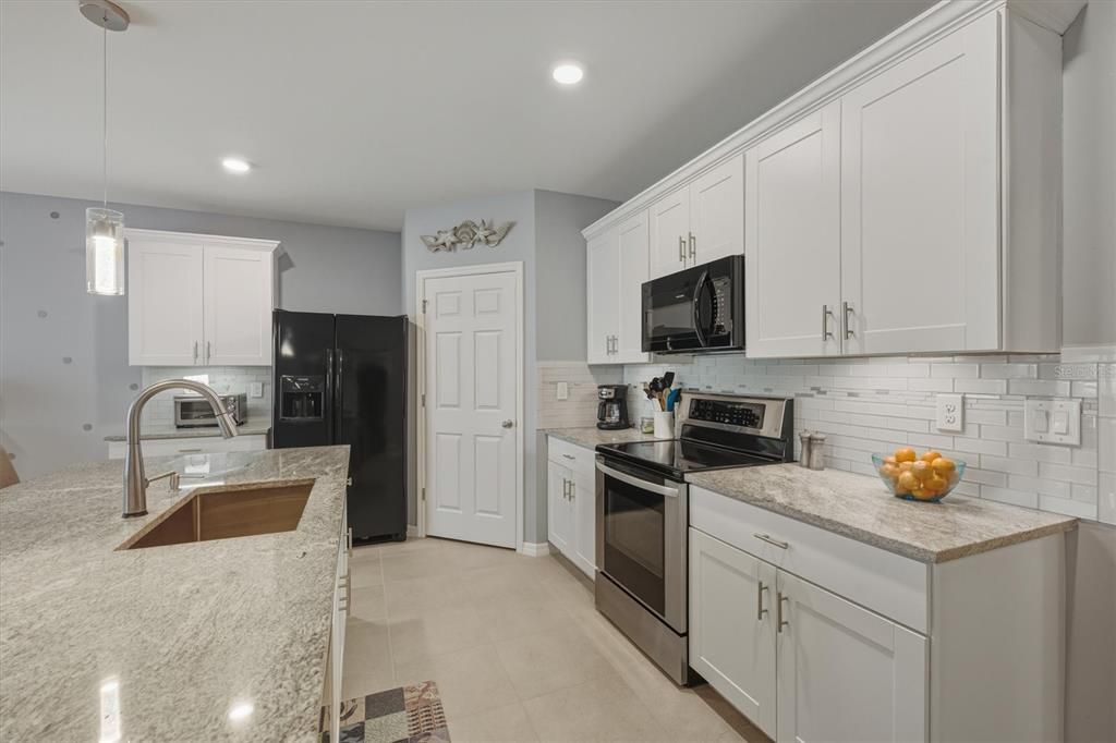 待售: $385,000 (4 贝兹, 2 浴室, 1846 平方英尺)