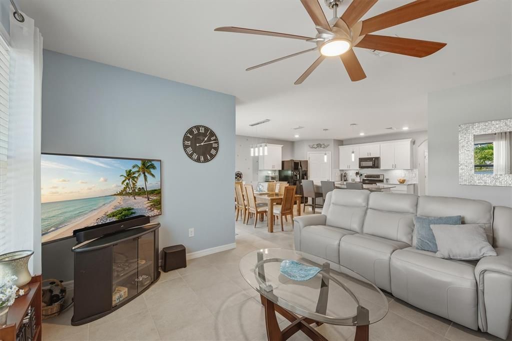 待售: $385,000 (4 贝兹, 2 浴室, 1846 平方英尺)