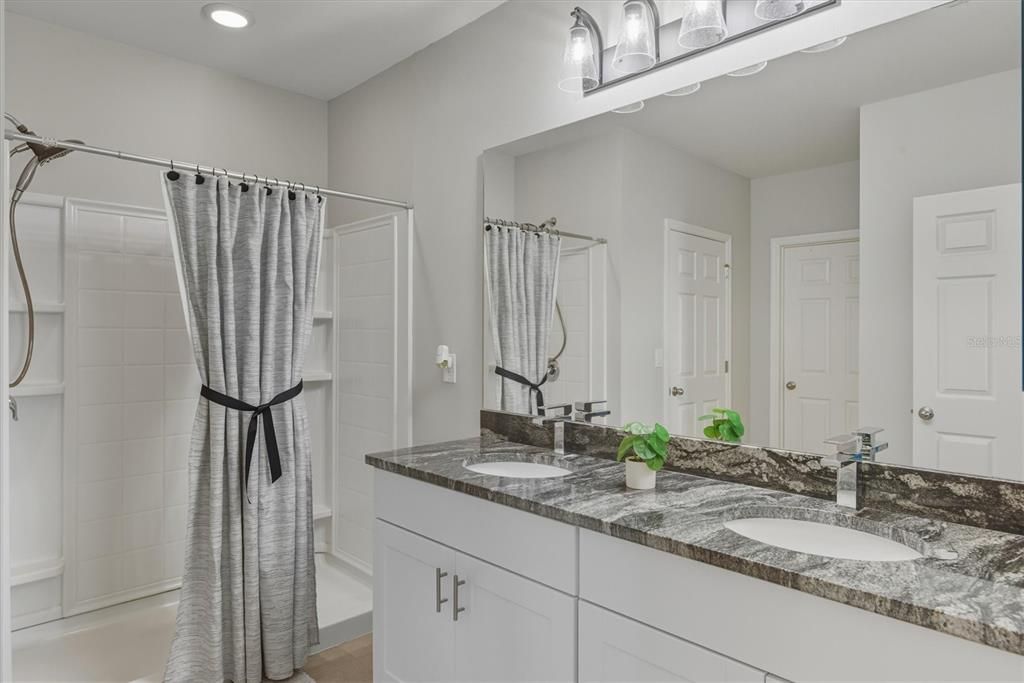 待售: $385,000 (4 贝兹, 2 浴室, 1846 平方英尺)