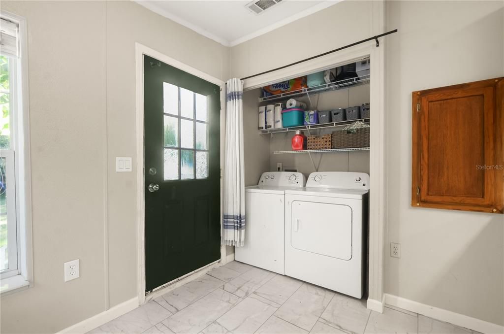 待售: $380,000 (3 贝兹, 2 浴室, 1296 平方英尺)