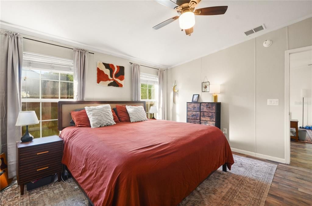 待售: $380,000 (3 贝兹, 2 浴室, 1296 平方英尺)