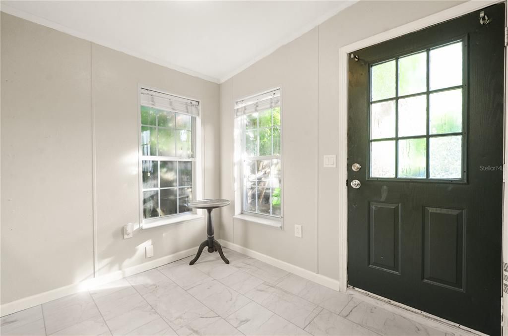 待售: $380,000 (3 贝兹, 2 浴室, 1296 平方英尺)