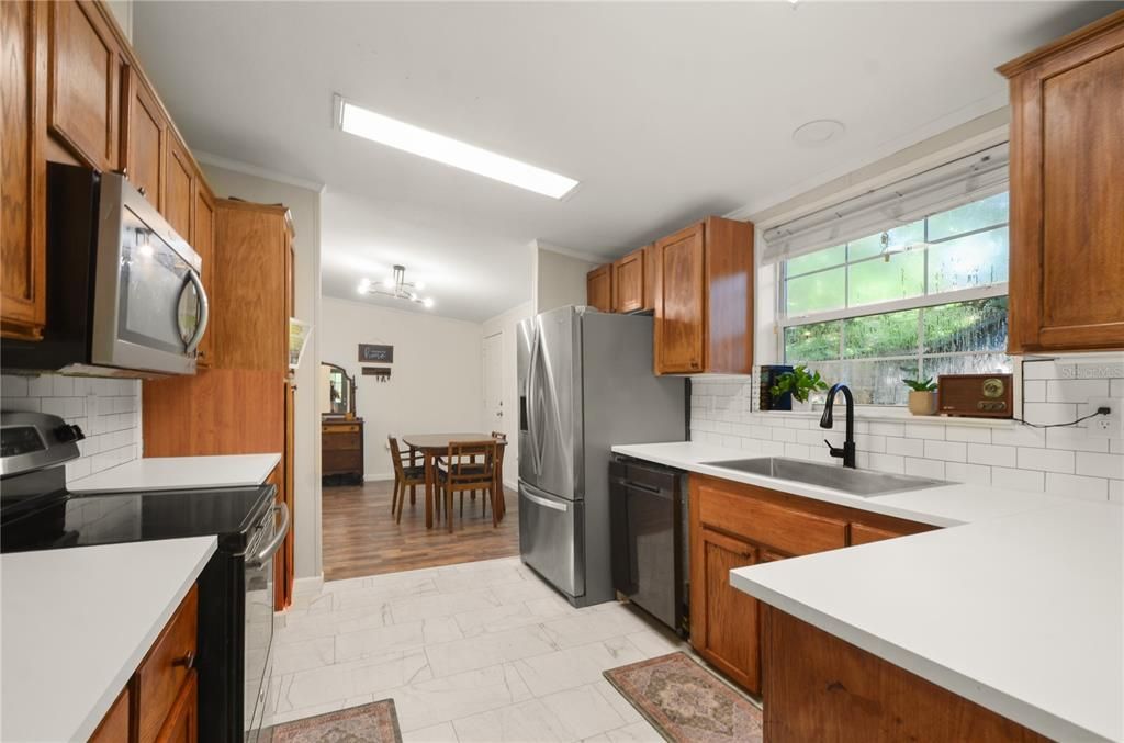 待售: $380,000 (3 贝兹, 2 浴室, 1296 平方英尺)