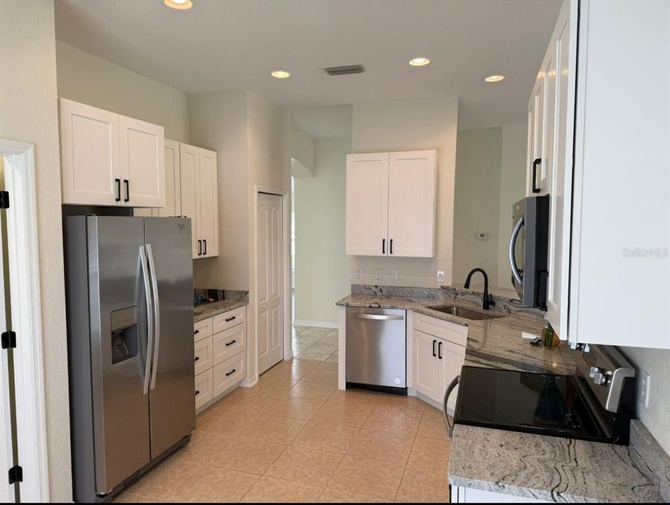 For Sale: $385,000 (3 beds, 2 baths, 1885 Square Feet)