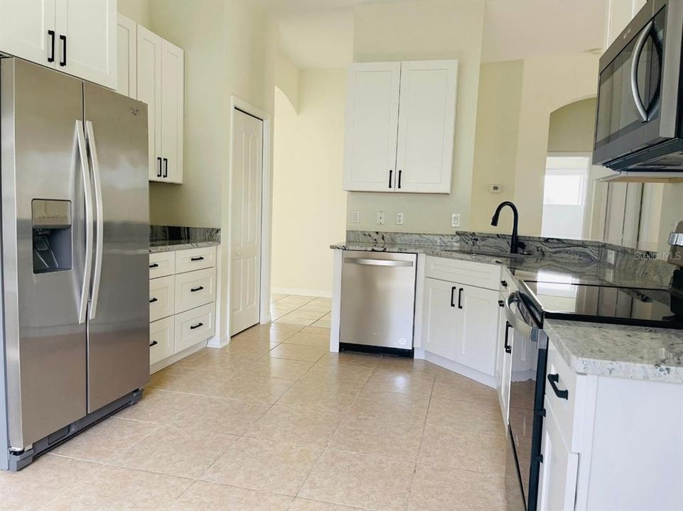 For Sale: $385,000 (3 beds, 2 baths, 1885 Square Feet)