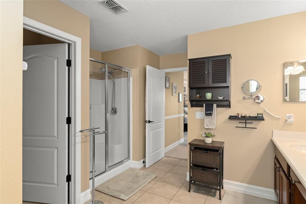 En Venta: $525,000 (4 camas, 3 baños, 2850 Pies cuadrados)