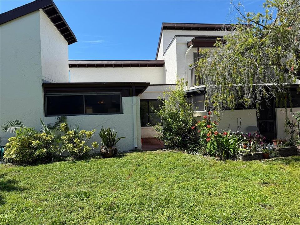 For Sale: $169,850 (2 beds, 2 baths, 1014 Square Feet)