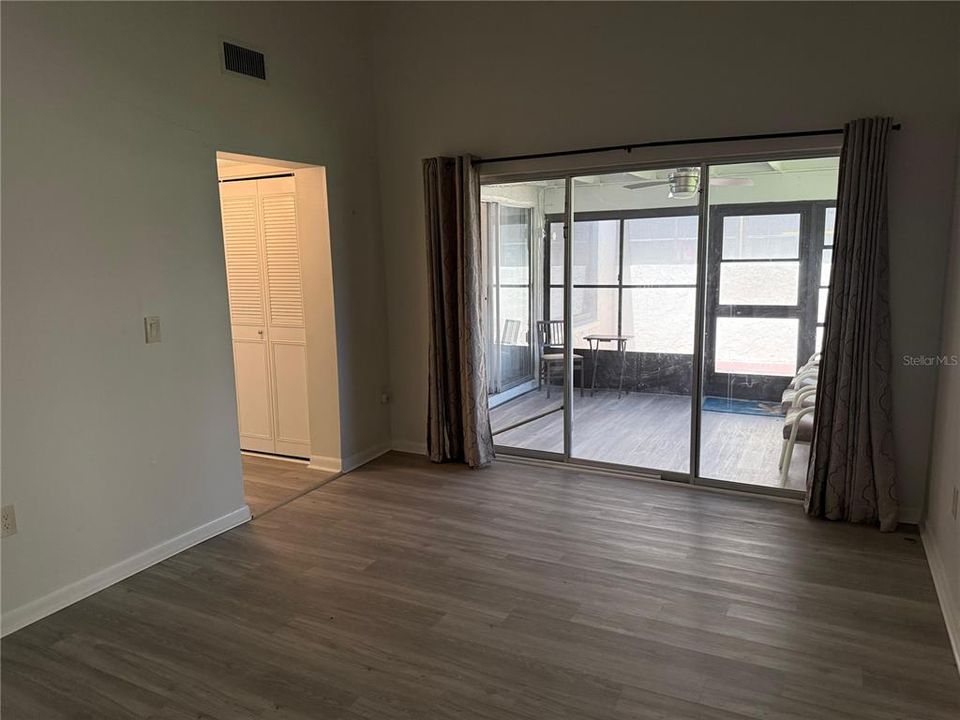 For Sale: $169,850 (2 beds, 2 baths, 1014 Square Feet)