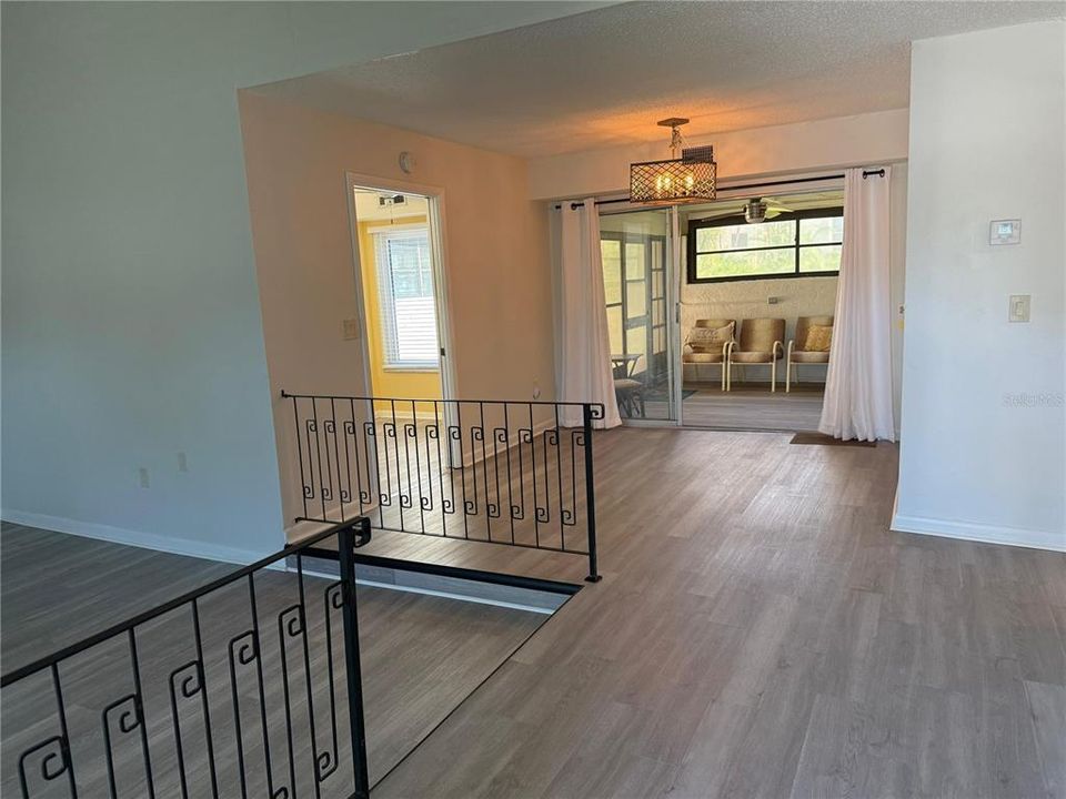 For Sale: $169,850 (2 beds, 2 baths, 1014 Square Feet)