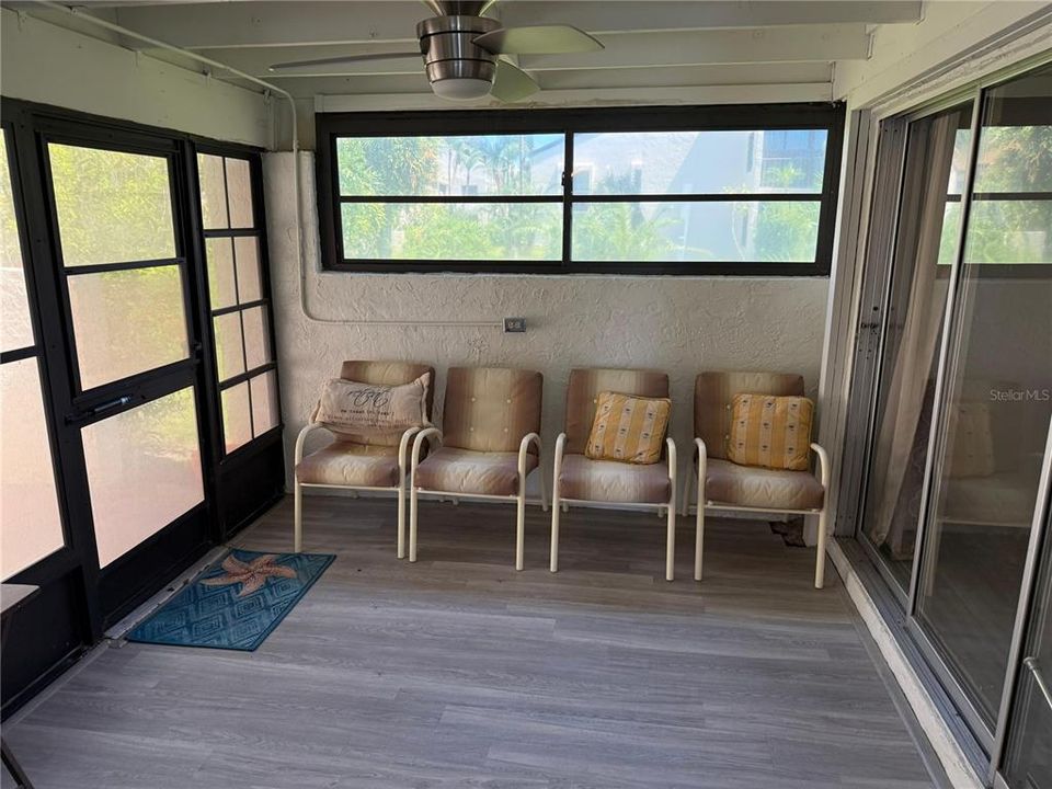 For Sale: $169,850 (2 beds, 2 baths, 1014 Square Feet)