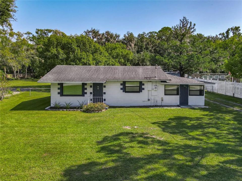 最近售出: $200,000 (2 贝兹, 1 浴室, 1052 平方英尺)