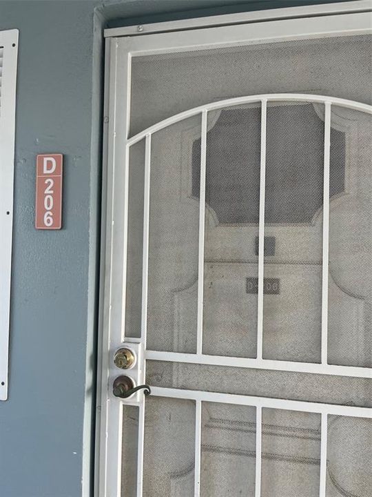 出租: $2,100 (2 贝兹, 2 浴室, 1013 平方英尺)