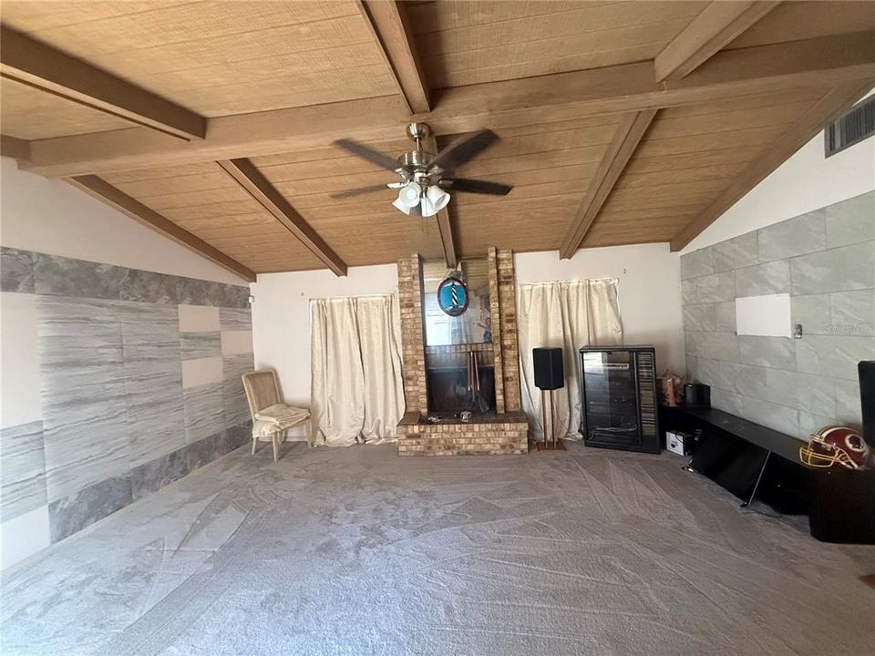 For Sale: $189,900 (2 beds, 2 baths, 1528 Square Feet)